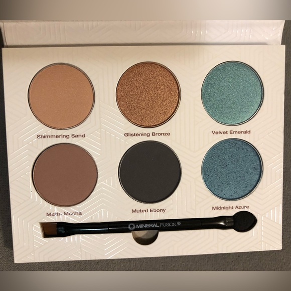 Mineral eyeshadow palette - Picture 6 of 12